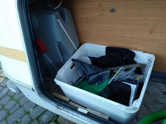                         Knaus Sudwind 1998r 1300 dmc - zdjęcie 9
                        