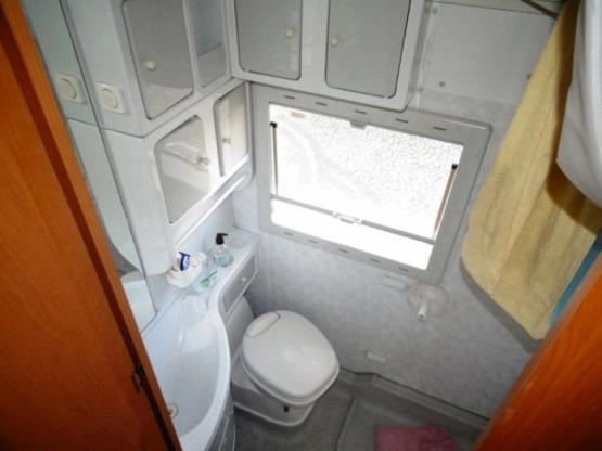                         Kamper Adria Adriatic 670 DK 2.8 HDI - zdjęcie 3
                        