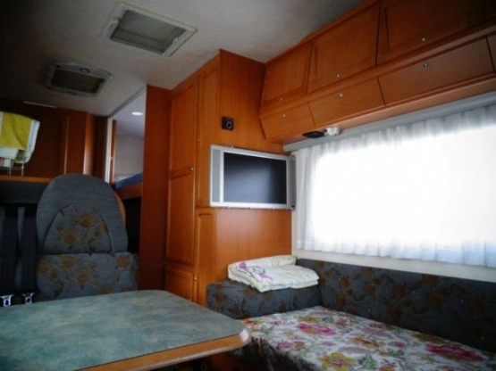                         Kamper Adria Adriatic 670 DK 2.8 HDI - zdjęcie 5
                        