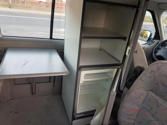                         Vw Multivan 2.5 TDI, 102 KM, 5 cylindrów, klima, webasto, lodówka - zdjęcie 2
                        