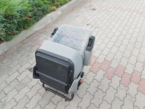                         Vw Multivan 2.5 TDI, 102 KM, 5 cylindrów, klima, webasto, lodówka - zdjęcie 4
                        