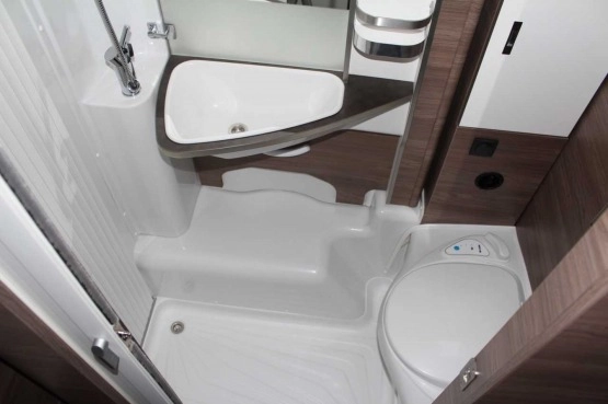                         KAMPER KNAUS L!VE TRAVELLER 600 DKG FABRYCZNIE NOWY - zdjęcie 9
                        