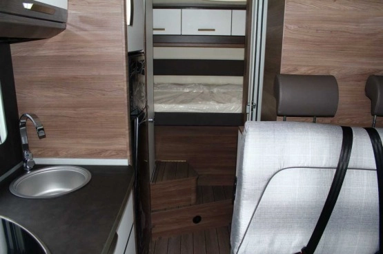                         KAMPER KNAUS L!VE TRAVELLER 650 DG FABRYCZNIE NOWY - zdjęcie 10
                        