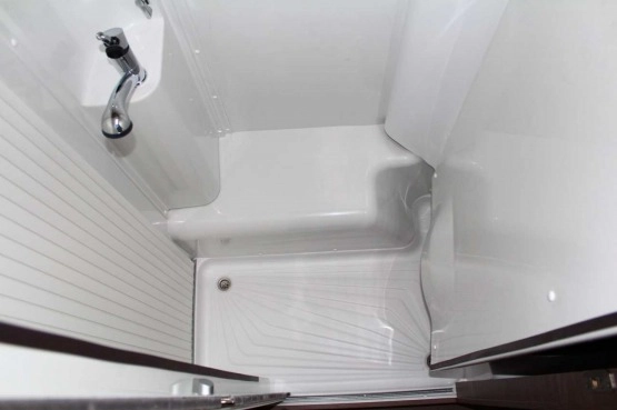                         KAMPER KNAUS L!VE TRAVELLER 650 DG FABRYCZNIE NOWY - zdjęcie 3
                        