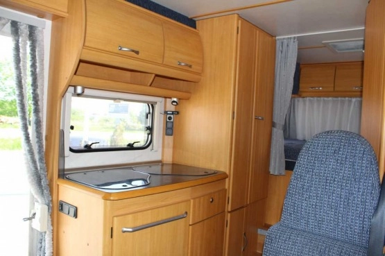                         KAMPER LMC LIBERTY  ROK PRODUKCJI 2005 - zdjęcie 4
                        