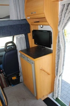                         KAMPER LMC LIBERTY  ROK PRODUKCJI 2005 - zdjęcie 5
                        