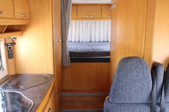                         KAMPER LMC LIBERTY  ROK PRODUKCJI 2005 - zdjęcie 8
                        