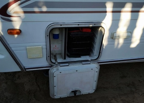                         Przyczepa kempingowa Elddis Typhon rok prod. 2002 - zdjęcie 17
                        