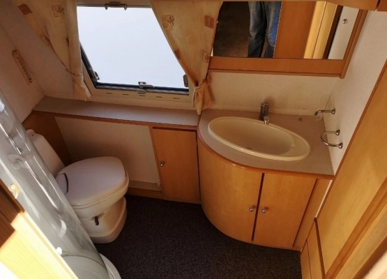                         Przyczepa kempingowa Elddis Typhon rok prod. 2002 - zdjęcie 18
                        