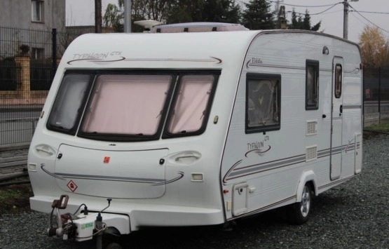                         Przyczepa kempingowa Elddis Typhon rok prod. 2002 - zdjęcie 1
                        