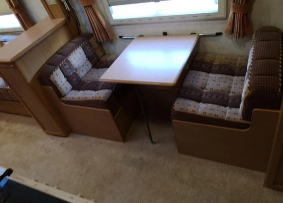                         Przyczepa kempingowa Elddis Typhon rok prod. 2002 - zdjęcie 27
                        