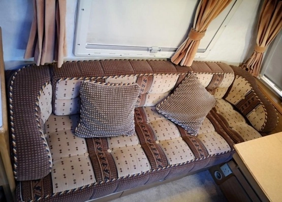                         Przyczepa kempingowa Elddis Typhon rok prod. 2002 - zdjęcie 5
                        