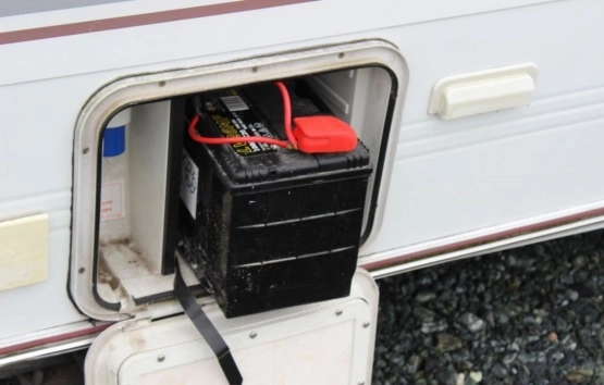                         Przyczepa kempingowa Elddis Typhon rok prod. 2002 - zdjęcie 7
                        