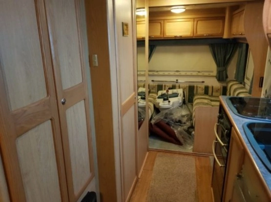                         Przyczepa kempingowa Elddis Odyssey 5-6 osobowa - zdjęcie 2
                        