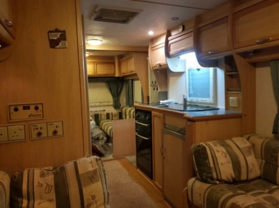                         Przyczepa kempingowa Elddis Odyssey 5-6 osobowa - zdjęcie 5
                        