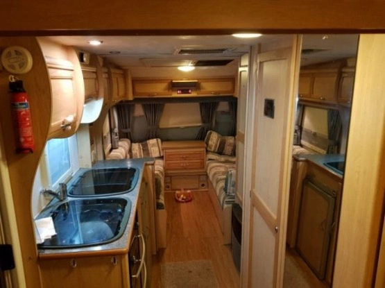                         Przyczepa kempingowa Elddis Odyssey 5-6 osobowa - zdjęcie 7
                        