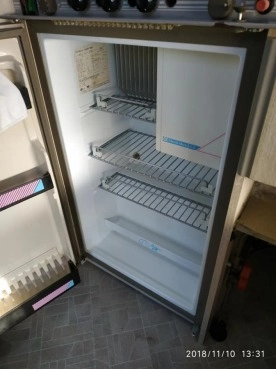                         Sprzedam przyczepę kempingową produkcji francuskiej marki CARAVELAIR model BAMBA 330. - zdjęcie 10
                        