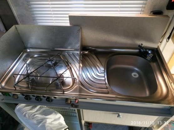                         Sprzedam przyczepę kempingową produkcji francuskiej marki CARAVELAIR model BAMBA 330. - zdjęcie 14
                        