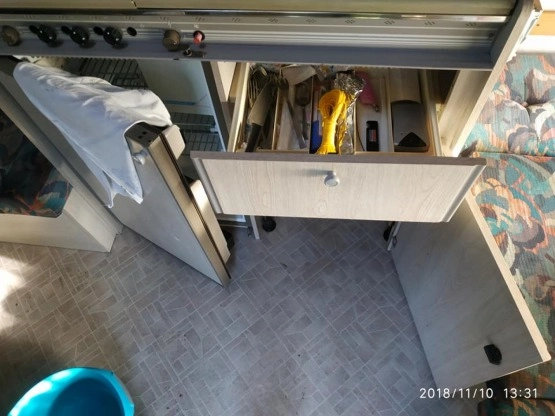                         Sprzedam przyczepę kempingową produkcji francuskiej marki CARAVELAIR model BAMBA 330. - zdjęcie 8
                        