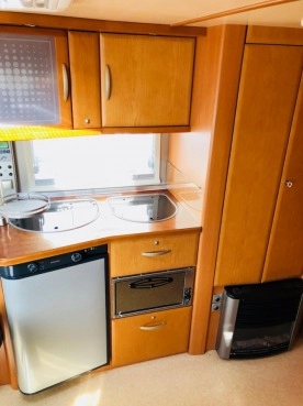                         FENDT DIAMANT 560 KLIMATYZACJA, MARKIZA, PRZEDSIONEK, MOVER - zdjęcie 2
                        