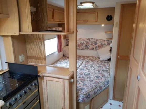                         Przyczepa kempingowa Bailey 4/5-osobowa, 2 sypialnie, przedsionek. - zdjęcie 3
                        