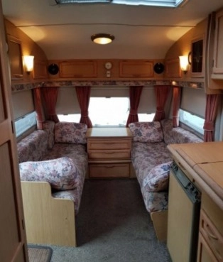                         Przyczepa kempingowa Bailey 4/5-osobowa, 2 sypialnie, przedsionek. - zdjęcie 7
                        