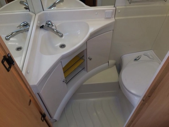                         Przyczepa kempingowa Cristall 460 - zdjęcie 8
                        