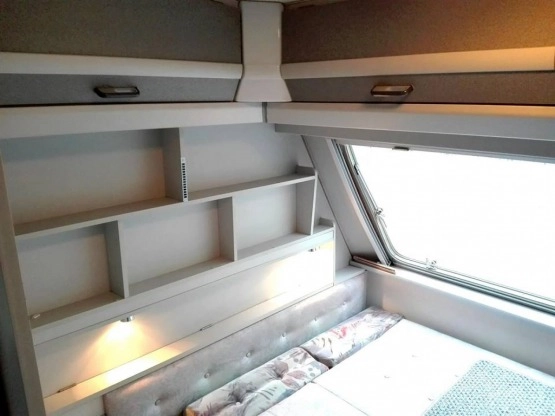                         Axxor, 1995r, DMC 890 kg, klima dachowa, 5 osób, zamykana sypialnia - zdjęcie 10
                        