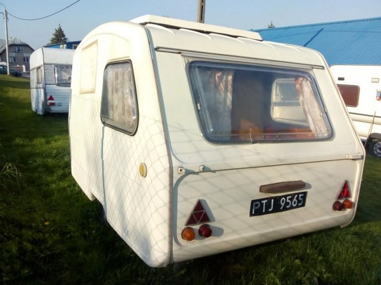                         Kemping Szrot NIEWIADÓW N126 D. Ciekawe wnętrze! Hamulec najazdowy! - zdjęcie 4
                        