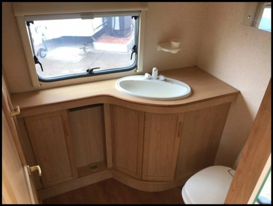                         Przyczepa Abbey County - 2000 rok - zdjęcie 3
                        