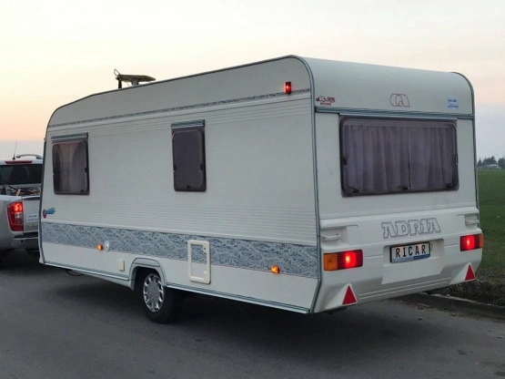                         Adria Unica 461 dla 6 osób, z przedsionkiem. DMC 1100 kg - zdjęcie 5
                        