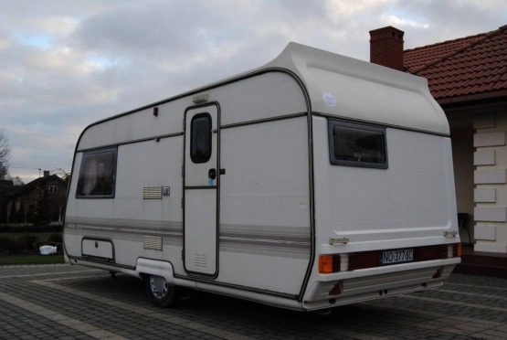                         SAM Lekka DMC 750 kg! Ciepła woda! Ogrzewanie! WC! Prysznic! Zadbana! - zdjęcie 5
                        