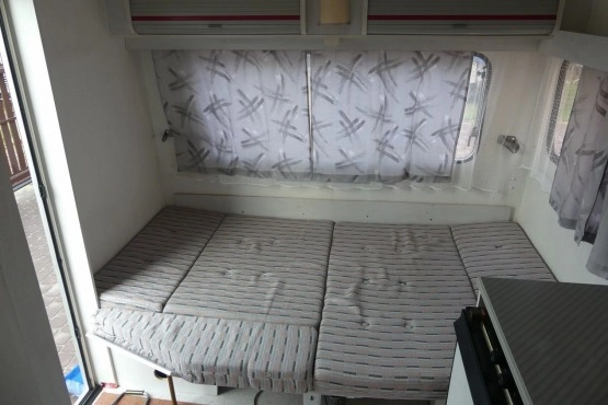                         Przyczepa 4-osobowa HOME-CAR 36 z 1989 r. - zdjęcie 7
                        