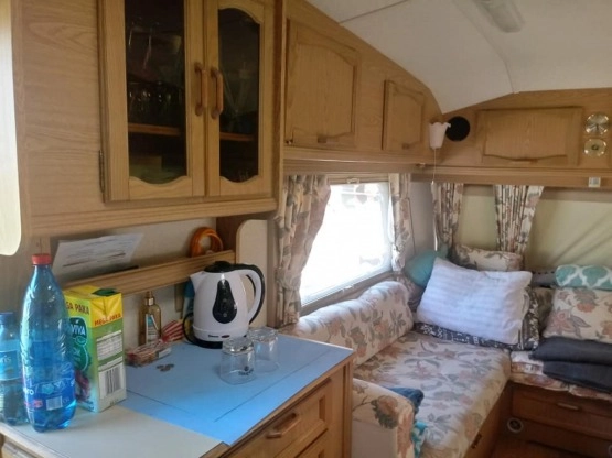                         Angielska przyczepa Vanroyce Caravans Model 450 - zdjęcie 3
                        