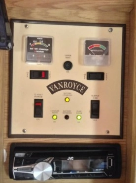                         Angielska przyczepa Vanroyce Caravans Model 450 - zdjęcie 7
                        