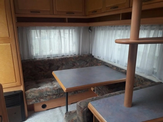                         Przyczepa Hobby 4-osobowa z 1999 r. - zdjęcie 3
                        