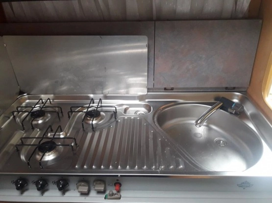                         Przyczepa Hobby 4-osobowa z 1999 r. - zdjęcie 4
                        