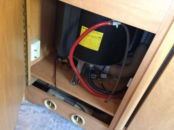                         Fiat Ducato Burstner 535 Active 1.9 td, 98 rok, kamper oryginał opłacony - zdjęcie 13
                        