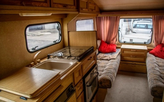                         Przyczepa kempingowa Elddis Sceptre Crown - zdjęcie 2
                        