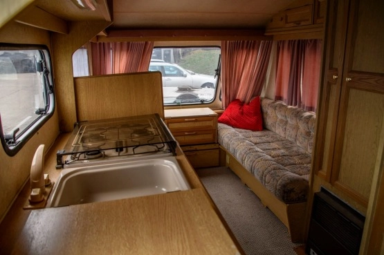                         Przyczepa kempingowa Elddis Sceptre Crown - zdjęcie 8
                        