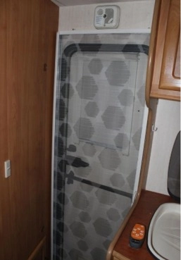                         Przyczepa Fleedwood, rok 2004 - zdjęcie 18
                        