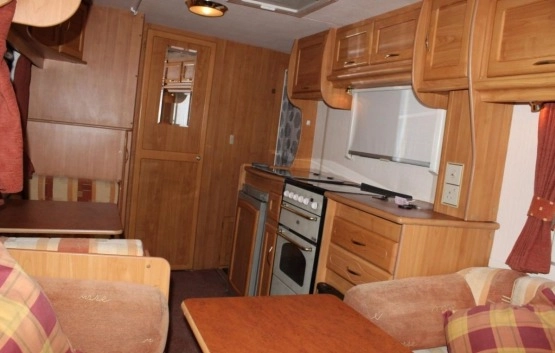                         Przyczepa Fleedwood, rok 2004 - zdjęcie 9
                        