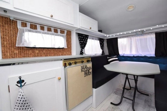                         Przyczepa Kempingowa De Reu 4000 - zdjęcie 17
                        