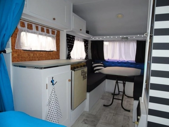                         Przyczepa Kempingowa De Reu 4000 - zdjęcie 31
                        