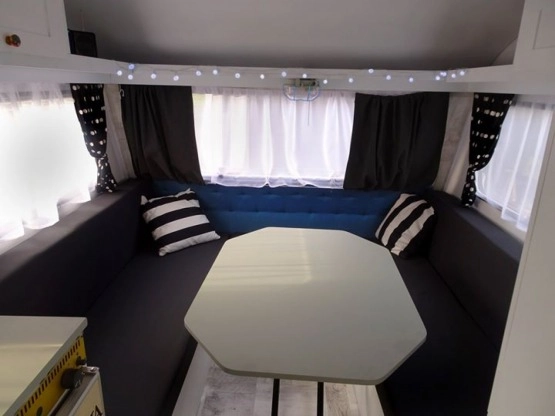                         Przyczepa Kempingowa De Reu 4000 - zdjęcie 7
                        