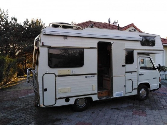                         Mercedes MB100 89R 2,4D 5 osobowy - zdjęcie 9
                        