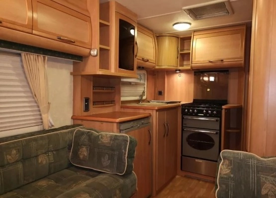                         Przyczepa kempingowa ACE, rok produkcji 2005 - zdjęcie 8
                        