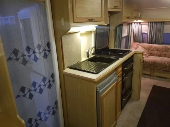                         Przyczepa kempingowa Elddis 5-6 osobowa - zdjęcie 3
                        