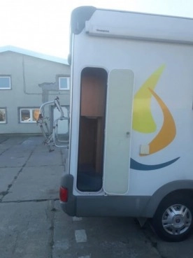                         Kamper Fiat Ducato z 2002 roku - zdjęcie 2
                        