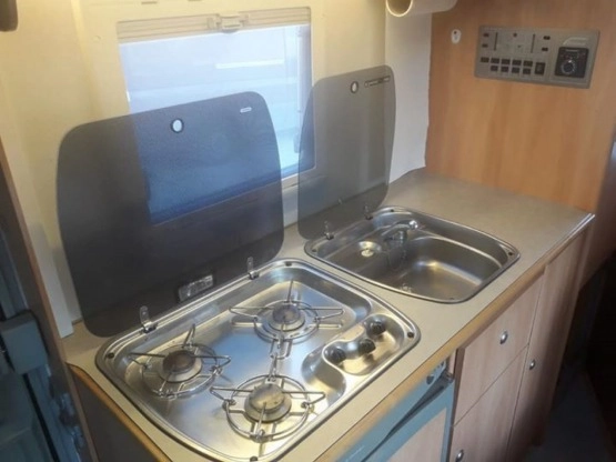                         Kamper Fiat Ducato z 2002 roku - zdjęcie 4
                        